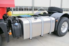 华菱 汉马H9重卡 420马力 6X4危险品牵引车(HN4255A48C4M5)