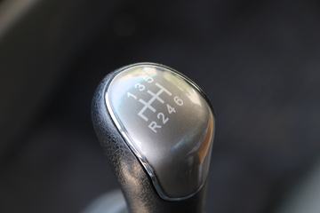 ���� ����GM6 143���� 4X2 3.71����ж��ͼƬ