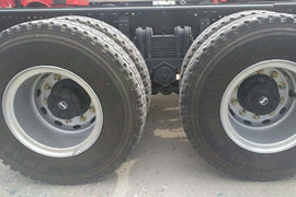 轩德X6&nbsp;随车吊底盘图片