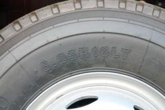 凯马 凯捷M6 129马力 3.83米排半栏板轻卡(KMC1046A33P5)