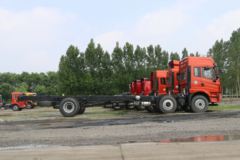 大运 风驰重卡 240马力 6X2 9.6米仓栅式载货车(DYQ5250CCYD5CB)
