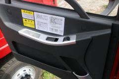 大运 风驰重卡 240马力 6X2 9.6米仓栅式载货车(DYQ5250CCYD5CB)