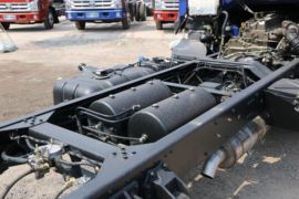 瑞沃ES3&nbsp;载货车底盘                                                图片