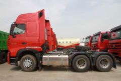 中国重汽 HOWO T7H重卡 540马力 6X4牵引车(3.7速比)(ZZ4257W324HE1B)