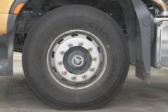 东风柳汽 乘龙H7重卡 430马力 6X4 LNG牵引车(LZ4250M5DB)