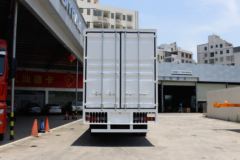 中国重汽 斯太尔DM5G重卡 280马力 6X2 9.4米厢式载货车(ZZ5253XXYM56CGE1)