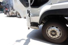 中国重汽 斯太尔DM5G重卡 280马力 6X2 9.4米厢式载货车(ZZ5253XXYM56CGE1)