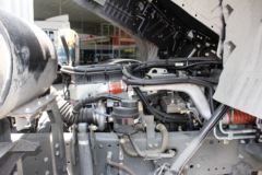 中国重汽 斯太尔DM5G重卡 280马力 6X2 9.4米厢式载货车(ZZ5253XXYM56CGE1)