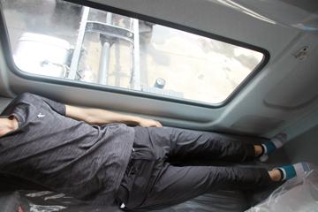 �������� ����H5�п� 220���� 4X2 6.8�ײ�դʽ�ػ���(�߶�˫��)(LZ5182CCYM3AB)ͼƬ