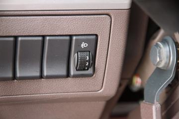 �������� ����H5�п� 220���� 4X2 6.8�ײ�դʽ�ػ���(�߶�˫��)(LZ5182CCYM3AB)ͼƬ