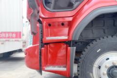 东风柳汽 乘龙H5中卡 220马力 4X2 6.8米仓栅式载货车(高顶双卧)(LZ5182CCYM3AB)