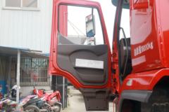 东风柳汽 乘龙H5中卡 220马力 4X2 6.8米仓栅式载货车(高顶双卧)(LZ5182CCYM3AB)