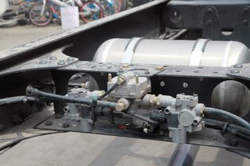 �������� ����H5�п� 220���� 4X2 6.8�ײ�դʽ�ػ���(�߶�˫��)(LZ5182CCYM3AB)ͼƬ