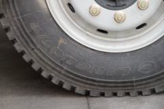 东风柳汽 乘龙H5中卡 220马力 4X2 6.8米仓栅式载货车(高顶双卧)(LZ5182CCYM3AB)