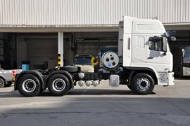 东风专底&nbsp;牵引车外观                                                图片