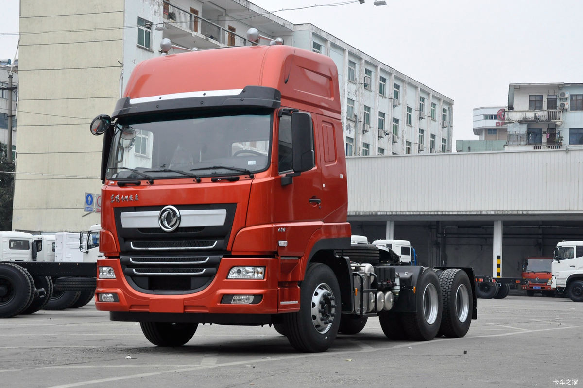 东风专底 400马力 6X4 牵引车