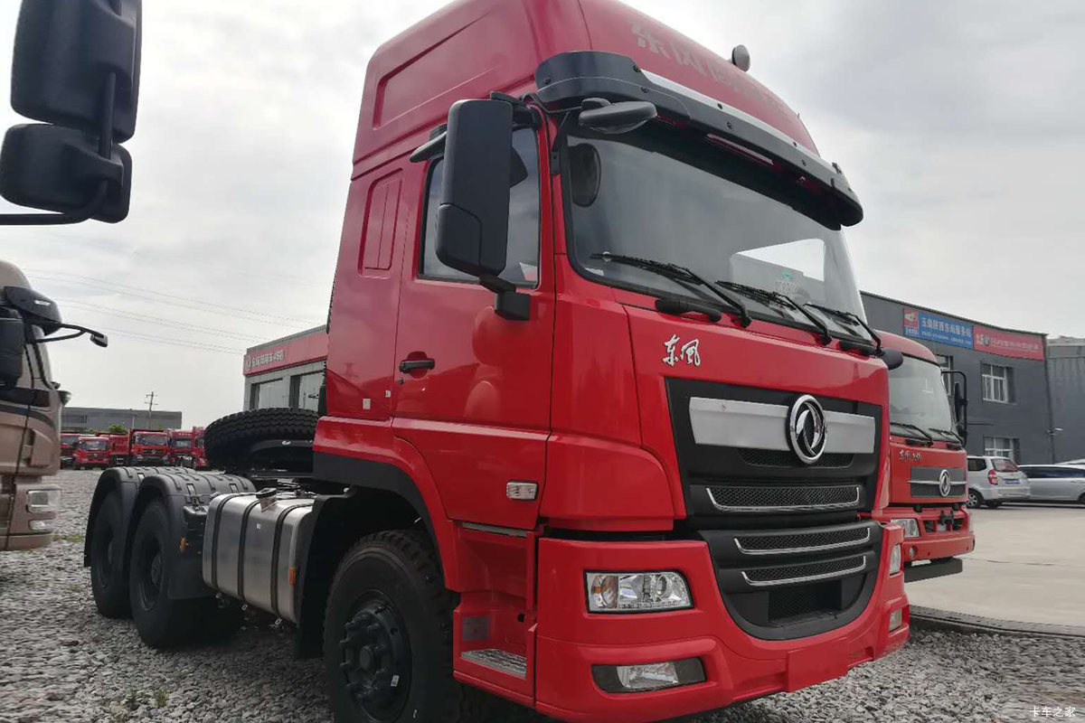 东风专底牵引车外观图片