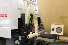 华菱之星&nbsp;粉粒物料运输车底盘图片