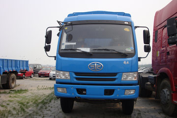 青岛解放 骏威(J5K)中卡 160马力 6X2 8.6米仓栅式载货车(CA5160XXYPK2L7T3EA80-1)