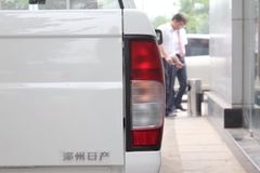 2011款郑州日产 高级型 2.4L汽油 四驱 双排皮卡