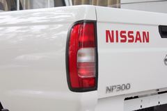 2011款郑州日产 高级型 2.4L汽油 四驱 双排皮卡