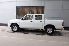 2011款郑州日产 高级型 2.4L汽油 四驱 双排皮卡