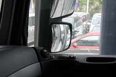 奔驰 Actros重卡 440马力 6X2R 牵引车(型号2644)