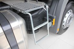 奔驰 Actros重卡 440马力 6X2R 牵引车(型号2644)