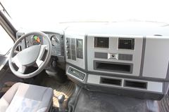 陕汽 德龙F3000重卡 375马力 6X4 牵引车(高速版)(SX4255NT324)