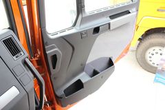 陕汽 德龙F3000重卡 375马力 6X4 牵引车(高速版)(SX4255NT324)