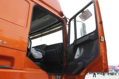 陕汽 德龙F3000重卡 375马力 6X4 牵引车(高速版)(SX4255NT324)