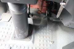 飞碟奥驰 V6系列 170马力 4.17米单排仓栅式轻卡(10挡)(FD5043CCYW63K5-1)