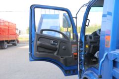 飞碟奥驰 X3系列 130马力 4X2 4.13米自卸车(8挡)