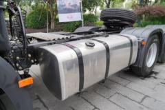 一汽解放 新J6P重卡 质惠运煤版 新北方款 370马力 6X4牵引车(CA4250P66K2T1E5)