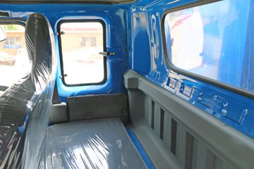 Ծ�� ����X500 ������ 140���� 4X2 6.5����ж��(SH3162VPDCWW4)ͼƬ