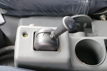 Ծ�� ����X500 ������ 140���� 4X2 6.5����ж��(SH3162VPDCWW4)ͼƬ