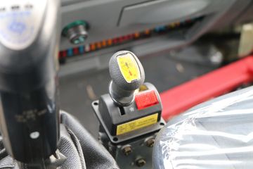 Ծ�� ����X500 160���� 6X2 6.7����ж��(SH3252VGDDWW4)ͼƬ