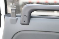 庆铃 五十铃100P 98马力 3.235米双排栏板轻卡(QL1040A6HW)