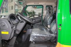 飞碟奥驰 D3 170马力 6.9米排半养蜂车(FD5161CYFP63K5-1)