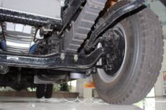 飞碟奥驰 D3 170马力 6.9米排半养蜂车(FD5161CYFP63K5-1)