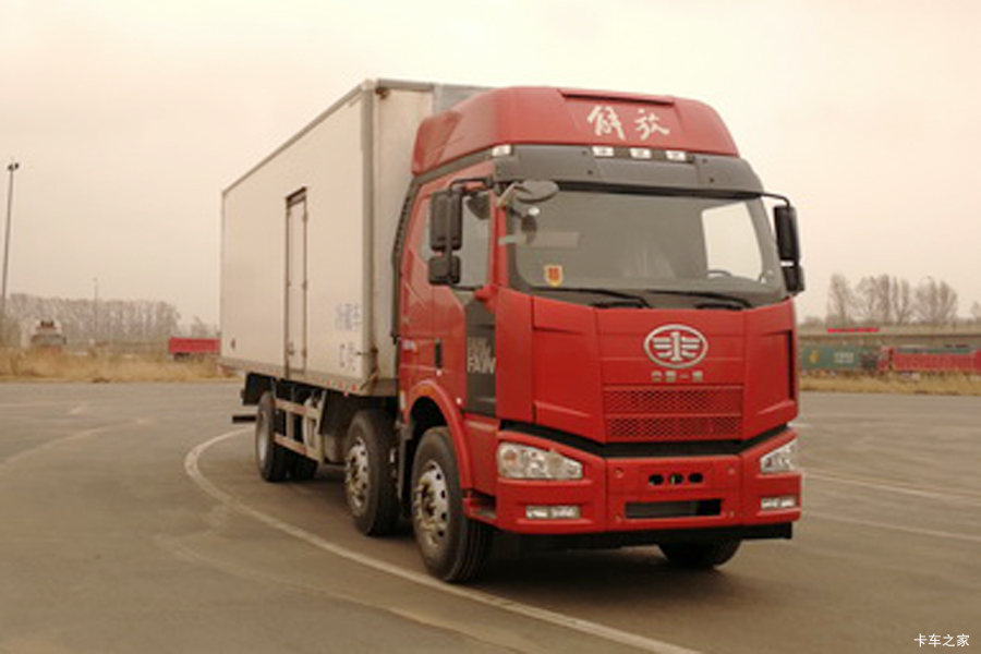 一汽解放 J6M 280马力 6X2 9.5米冷藏车
