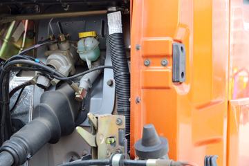 �������� ����T5�ؿ� 430���� 6X4 LNG��ͷǣ����ͼƬ