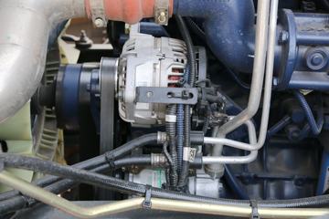 �������� ����T5�ؿ� 430���� 6X4 LNG��ͷǣ����ͼƬ