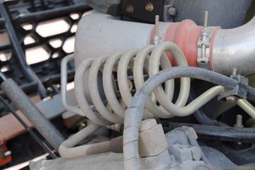 �������� ����T5�ؿ� 430���� 6X4 LNG��ͷǣ����ͼƬ