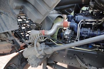 �������� ����T5�ؿ� 430���� 6X4 LNG��ͷǣ����ͼƬ