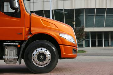 �������� ����T5�ؿ� 430���� 6X4 LNG��ͷǣ����ͼƬ