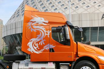 �������� ����T5�ؿ� 430���� 6X4 LNG��ͷǣ����ͼƬ