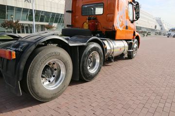 �������� ����T5�ؿ� 430���� 6X4 LNG��ͷǣ����ͼƬ