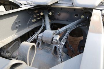 �������� ����T5�ؿ� 430���� 6X4 LNG��ͷǣ����ͼƬ