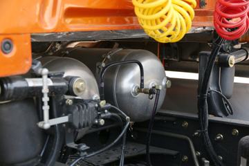 �������� ����T5�ؿ� 430���� 6X4 LNG��ͷǣ����ͼƬ